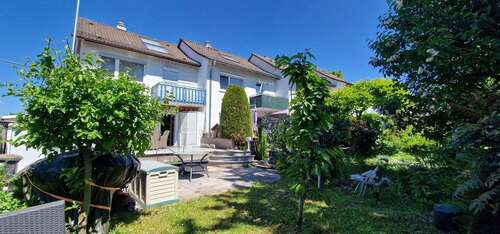 Foto - Haus zum Kaufen in Frankfurt-Dornbusch 900.000,00 € 102 m²