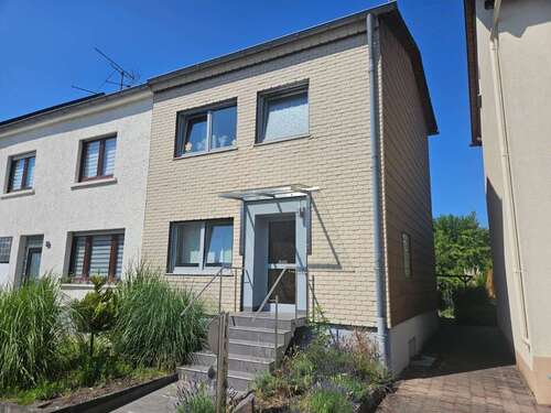 Foto - Haus zum Kaufen in Wadgassen Hostenbach 159.000,00 € 107 m²