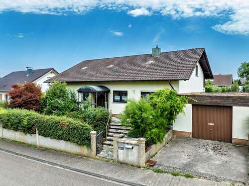 Foto - Haus zum Kaufen in Angelbachtal 479.000,00 € 250 m²