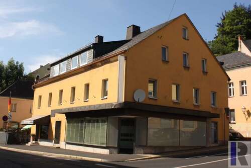 Foto - Haus zum Kaufen in Arzberg 195.000,00 € 292 m²
