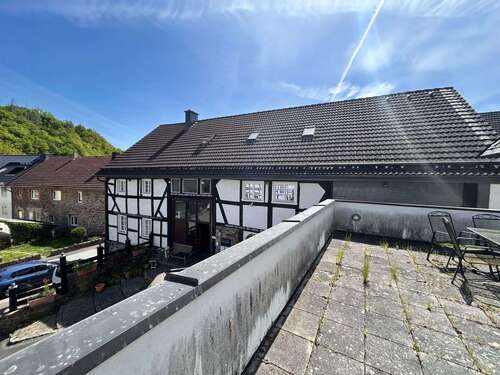 Foto - Haus zum Kaufen in Hallenberg 384.000,00 € 360 m²