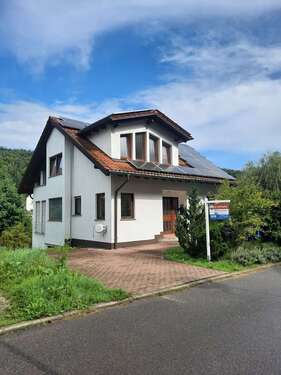 Foto - Haus zum Kaufen in Schwanheim 299.900,00 € 182 m²