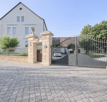 Haus zum Kaufen in Zeitz 150.000,00 € 300 m²