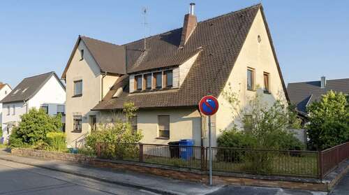 Foto - Haus zum Kaufen in Büchenbach 409.000,00 € 238 m²