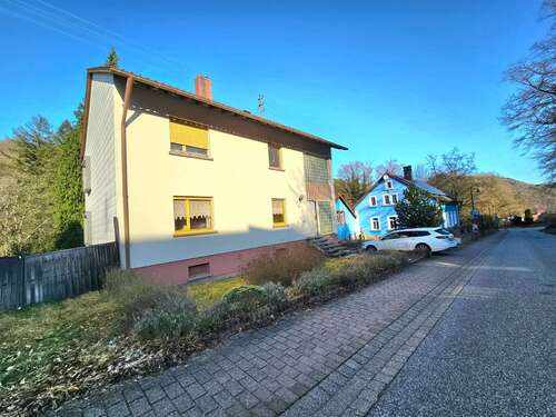 Foto - Haus zum Kaufen in Horbach 159.000,00 € 163 m²