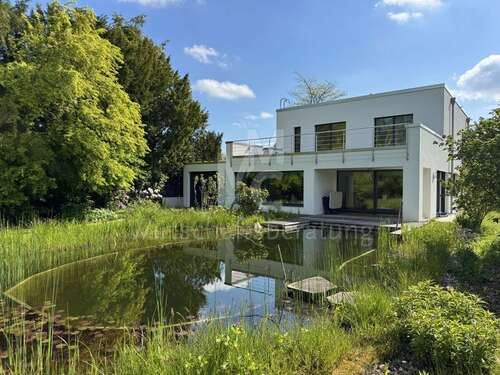Foto - Haus zum Kaufen in Hannover Isernhagen-Süd 1.900.000,00 € 217 m²
