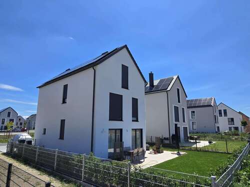 Foto - Haus zum Mieten in Köfering 2.417,00 € 150 m²