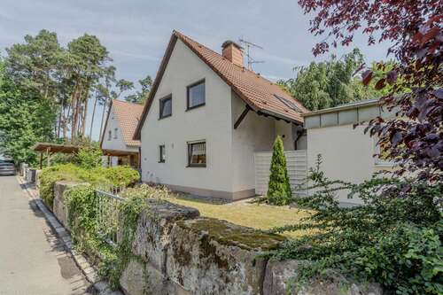 Foto - Haus zum Kaufen in Cadolzburg 798.000,00 € 234 m²