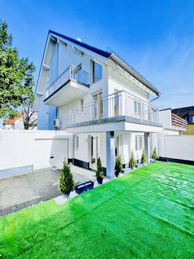 Foto - Haus zum Kaufen in RÜSSELSHEIM 1.195.500,00 € 244.75 m²