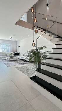 Foto - Haus zum Kaufen in Neutraubling 960.000,00 € 180 m²