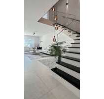 Haus zum Kaufen in Neutraubling 960.000,00 € 180 m²