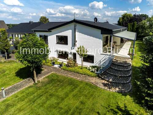 Foto - Haus zum Kaufen in Niederkrüchten Overhetfeld 849.000,00 € 181.36 m²