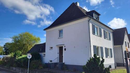 Foto - Haus zum Kaufen in Langenfeld 379.000,00 € 111 m²