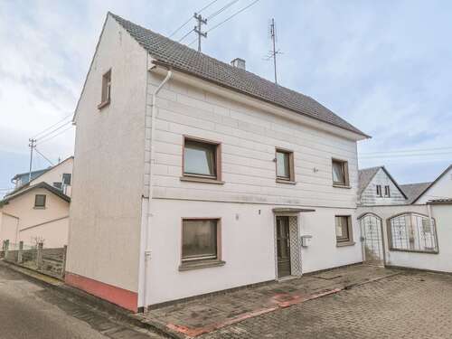 Foto - Haus zum Kaufen in Kördorf 62.500,00 € 77 m²