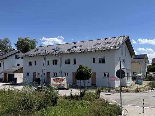 Foto - Haus zum Kaufen in Großkarolinenfeld 976.000,00 € 137 m²
