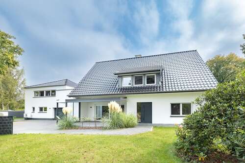 Foto - Haus zum Kaufen in Zeven Bademühlen 738.000,00 € 322 m²