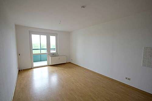 Foto - Wohnung zum Mieten in Halle (Saale) 286,00 € 35.69 m²