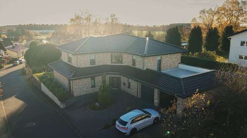 Foto - Haus zum Kaufen in Bonefeld 735.000,00 € 269 m²