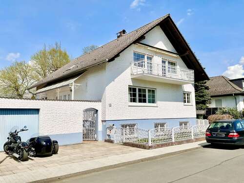 Foto - Haus zum Kaufen in Altenstadt 425.000,00 € 242.85 m²