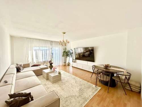Foto - Haus zum Kaufen in Linkenheim-Hochstetten 1.550.000,00 € 700.04 m²