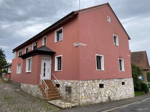 Foto - Haus zum Kaufen in Stelzenberg 200.000,00 € 289 m²