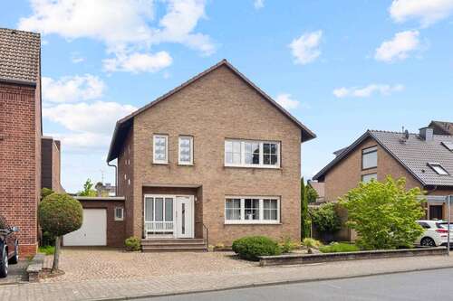 Foto - Haus zum Kaufen in Dormagen Delhoven 549.000,00 € 112 m²