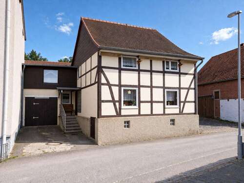 Foto - Haus zum Kaufen in Emmerthal 60.000,00 € 120 m²