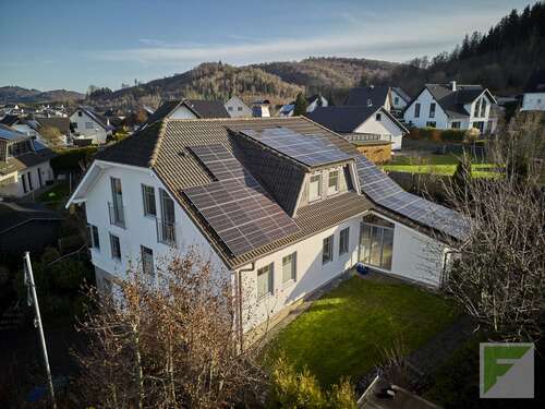 Foto - Haus zum Kaufen in Bestwig Ostwig 449.000,00 € 200 m²