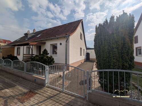 Foto - Haus zum Kaufen in Holzweißig 129.000,00 € 90 m²