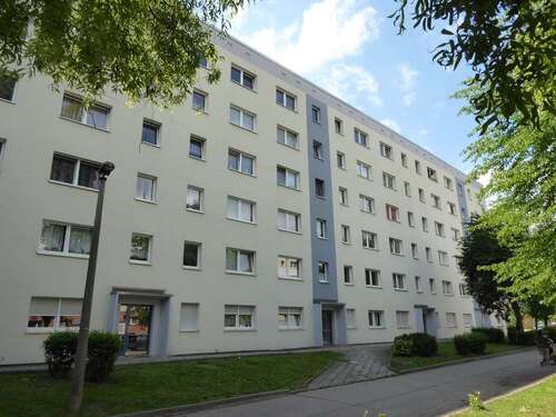 Foto - Wohnung zum Mieten in Halle (Saale) 310,00 € 56.25 m²
