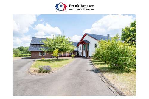 Foto - Haus zum Kaufen in Mehren 1.400.000,00 € 609 m²