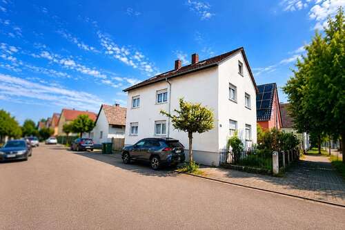 Foto - Haus zum Kaufen in Linkenheim-Hochstetten 600.000,00 € 250 m²