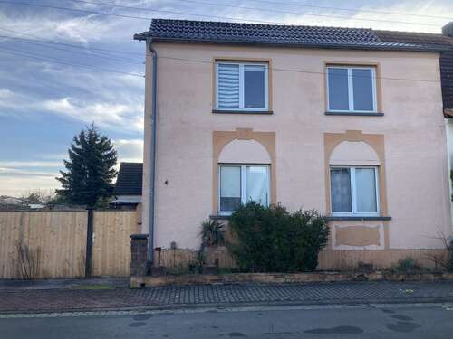 Foto - Haus zum Kaufen in Muldestausee 79.000,00 € 130 m²