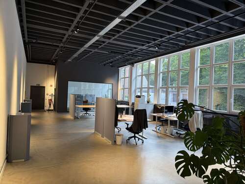 Foto - Büro in Augsburg 2.366,00 € 215.04 m²