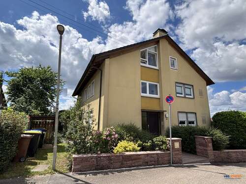 Foto - Haus zum Kaufen in Winnenden 948.000,00 € 340 m²