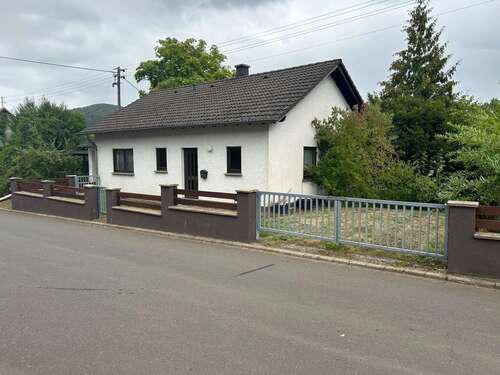 Foto - Haus zum Kaufen in Neroth 229.000,00 € 132 m²