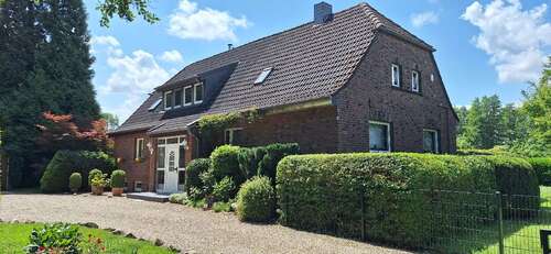 Foto - Haus zum Kaufen in Krefeld 729.000,00 € 189 m²