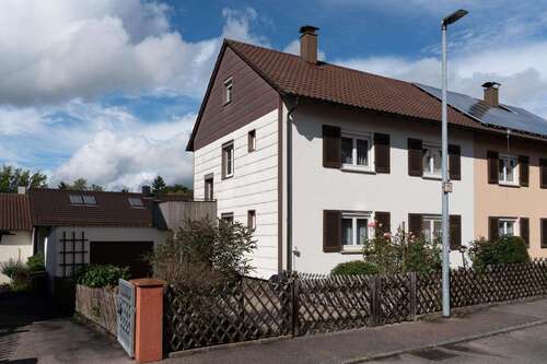 Foto - Haus zum Kaufen in Sachsenheim 265.000,00 € 122 m²