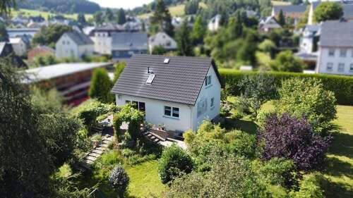 Foto - Haus zum Kaufen in Lauter-Bernsbach 259.000,00 € 122 m²