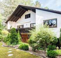 Haus zum Kaufen in Erlangen 1.395.000,00 € 330 m² Haus zum Kaufen in Erlangen 1.395.000,00 € 330 m²