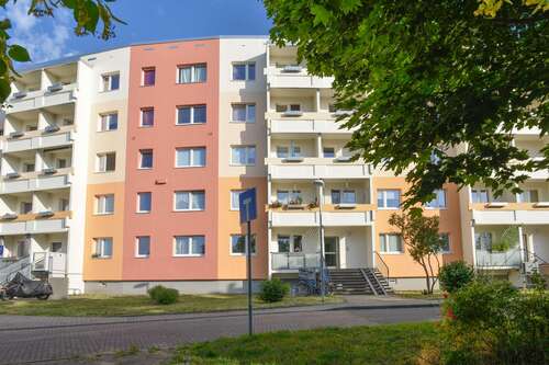 Foto - Wohnung zum Mieten in Halle 405,00 € 57.17 m²