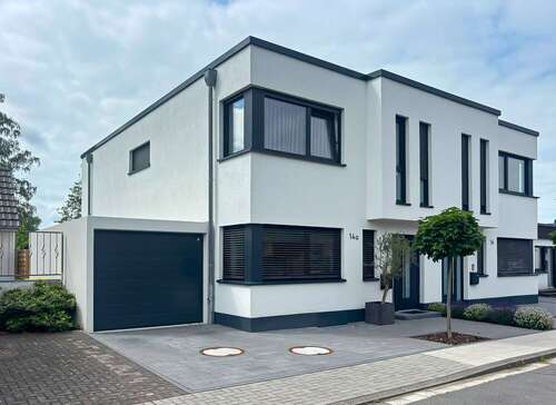 Foto - Haus zum Mieten in Neuss 2.650,00 € 157 m²