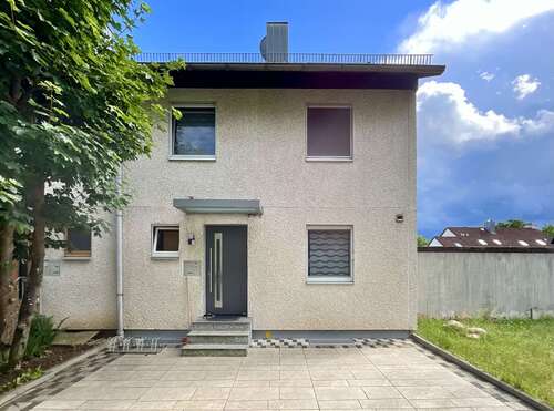 Foto - Haus zum Kaufen in Neutraubling 575.000,00 € 150 m²