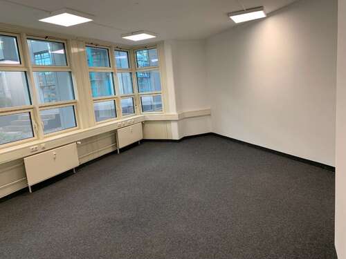 Foto - Büro in Grasbrunn 3.144,00 € 483 m²