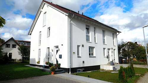 Foto - Haus zum Kaufen in Neckartailfingen 699.000,00 € 150 m²