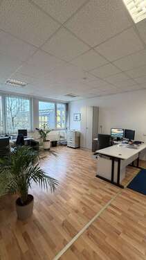Foto - Büro in Unterhaching 2.999,00 € 275 m²