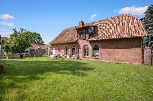 Foto - Haus zum Kaufen in Neustadt am Rübenberge 519.000,00 € 300.16 m²
