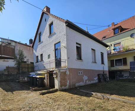 Foto - Haus zum Kaufen in Schiffweiler 97.000,00 € 110 m²