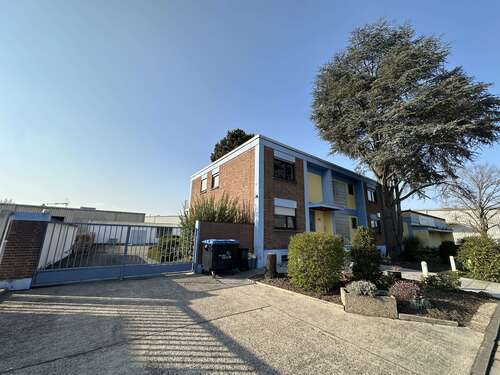 Foto - Haus zum Kaufen in Limburgerhof 795.000,00 € 300 m²
