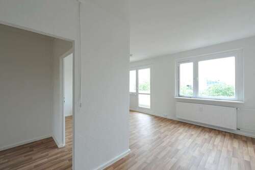 Foto - Wohnung zum Mieten in Halle 400,00 € 57.17 m²